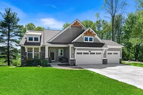 Exterior - 15350 144th Ave, Spring Lake, MI 49456 photo 7 of 13