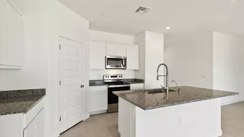 Kitchen - 9648 S Caballo Dr, Apache Junction, AZ 85120 photo 2 of 8