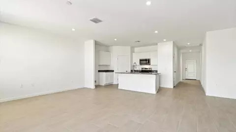 Living - 9648 S Caballo Dr, Apache Junction, AZ 85120 photo 2 of 5
