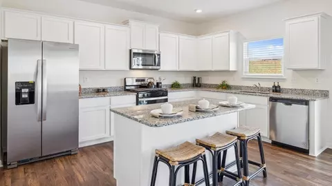 Kitchen - 7410 Irwin Oaks Rd, Corryton, TN 37721 photo 1 of 4