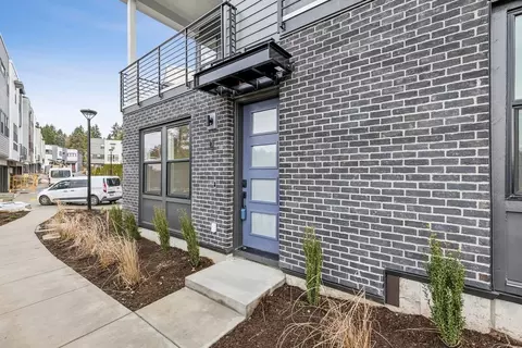 Exterior - 18805 99th Ct NE UNIT E, Bothell, WA 98011 photo 1 of 17