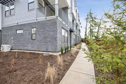 Exterior - 18805 99th Ct NE UNIT E, Bothell, WA 98011 photo 3 of 17