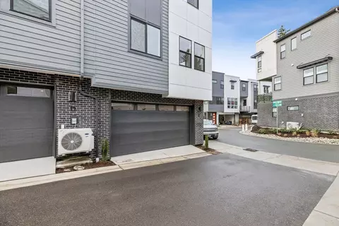Exterior - 18805 99th Ct NE UNIT E, Bothell, WA 98011 photo 2 of 17