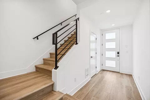 Entry Way - 18805 99th Ct NE UNIT E, Bothell, WA 98011 photo 1 of 3