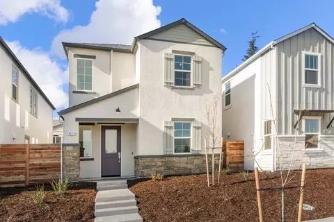 8655 Starburst Way, Sacramento, CA 95823