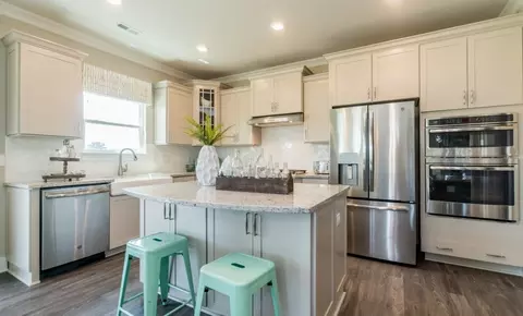 Kitchen - 491 Highview Dr, Benson, NC 27504 photo 6 of 7