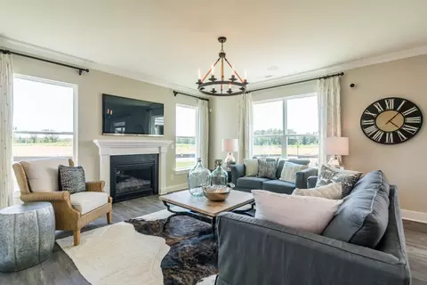 Living - 491 Highview Dr, Benson, NC 27504 photo 2 of 3