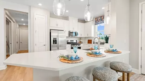 Kitchen - 10614 Eclipse St, Sarasota, FL 34241 photo 6 of 13