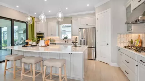 Kitchen - 10614 Eclipse St, Sarasota, FL 34241 photo 5 of 13