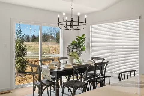Dining - 2039 Windswept Farms Dr, Eureka, MO 63025 photo 3 of 7
