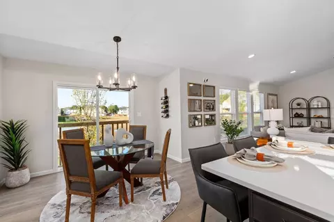Dining - 2039 Windswept Farms Dr, Eureka, MO 63025 photo 1 of 7