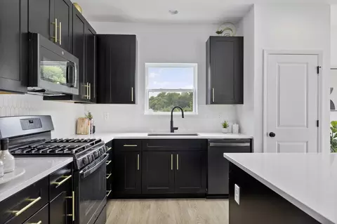 Kitchen - 2039 Windswept Farms Dr, Eureka, MO 63025 photo 7 of 17