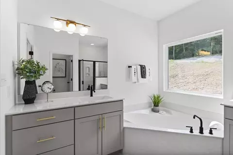Bath - 2039 Windswept Farms Dr, Eureka, MO 63025 photo 6 of 16