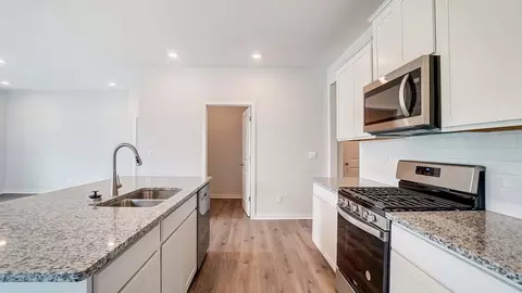 Kitchen - 1797 Jacko Ln, Circleville, OH 43113 photo 3 of 12