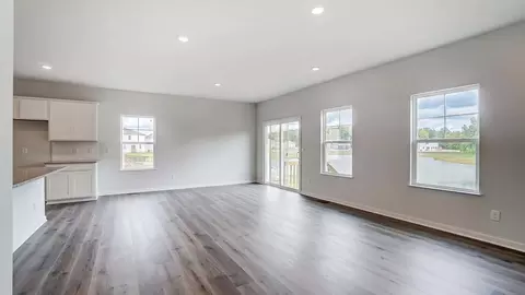Living - 1797 Jacko Ln, Circleville, OH 43113 photo 3 of 6
