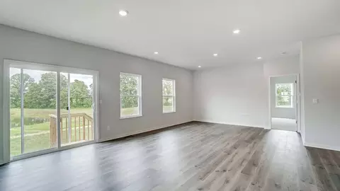 Living - 1797 Jacko Ln, Circleville, OH 43113 photo 4 of 6