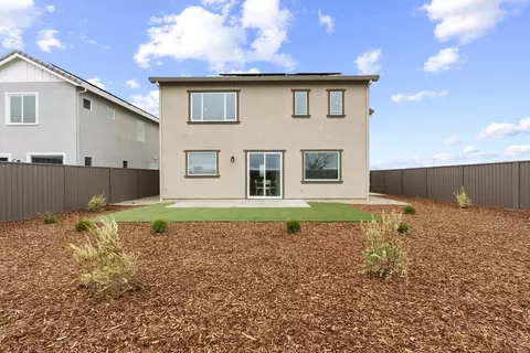 Exterior - 1284 Winterhart St, Galt, CA 95632 photo 5 of 10