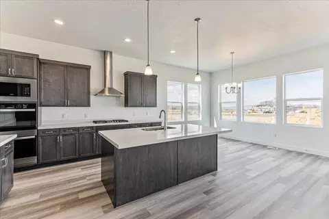 Kitchen - 2451 W Aurora Ave, Mapleton, UT 84664 photo 2 of 8