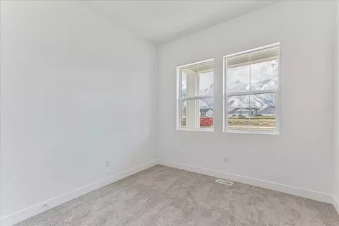 Bedroom - 2451 W Aurora Ave, Mapleton, UT 84664 photo 3 of 8