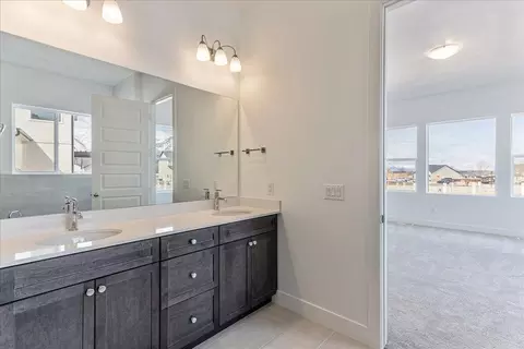 Bath - 2451 W Aurora Ave, Mapleton, UT 84664 photo 1 of 6