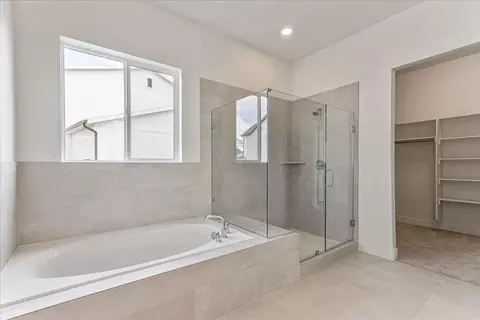 Bath - 2451 W Aurora Ave, Mapleton, UT 84664 photo 3 of 6