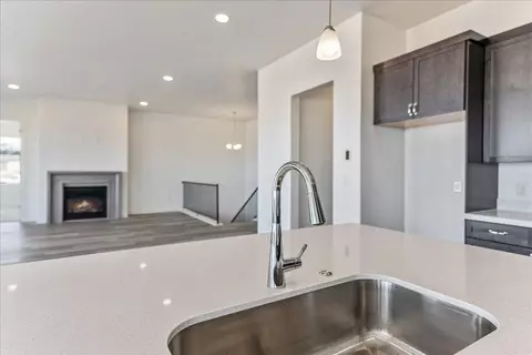 Kitchen - 2451 W Aurora Ave, Mapleton, UT 84664 photo 6 of 8