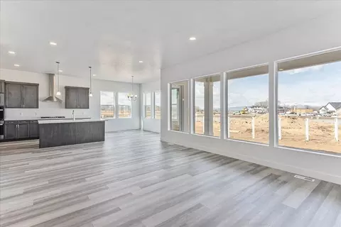 Living - 2451 W Aurora Ave, Mapleton, UT 84664 photo 4 of 9