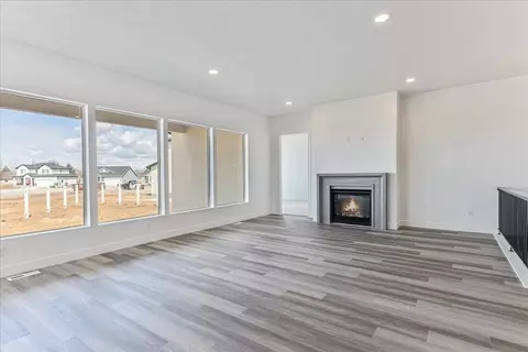 Living - 2451 W Aurora Ave, Mapleton, UT 84664 photo 1 of 9