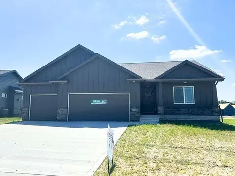 3402 SE Bannister Dr, Ankeny, IA 50021