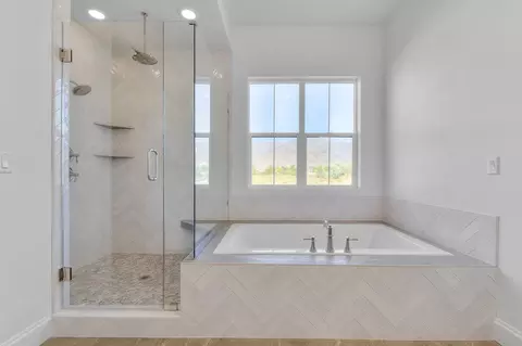 Bath - 9566 S Bernese Ln, Sandy, UT 84092 photo 1 of 4