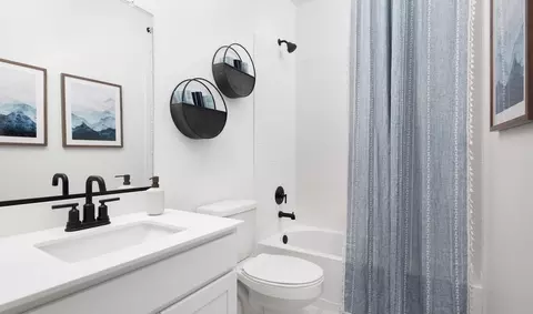 Bath - 5803 White Rabbit Dr, Bakersfield, CA 93306 photo 3 of 3