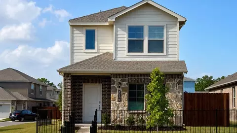 2102 California Ln, Arlington, TX 76015