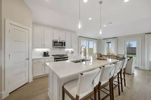 Kitchen - 814 Ridgewood Cliffs Ct, Willis, TX 77378 photo 2 of 3