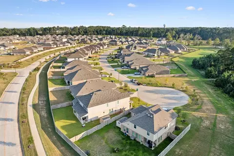 View/Area - 814 Ridgewood Cliffs Ct, Willis, TX 77378 photo 16 of 18