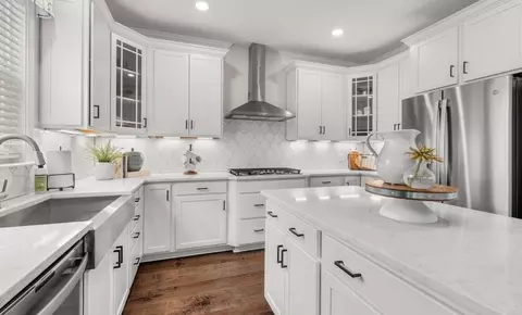 Kitchen - 43 Black Forest Pointe Trl, Benson, NC 27504 photo 10 of 13