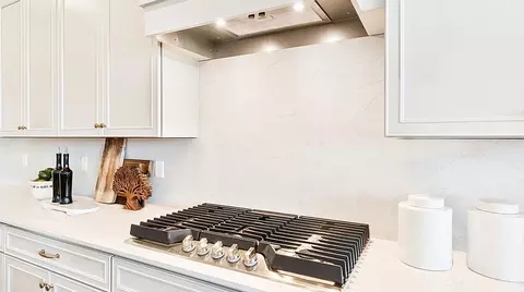 Kitchen - 960 Pinecrest Rd W, Madera, CA 93636 photo 3 of 6