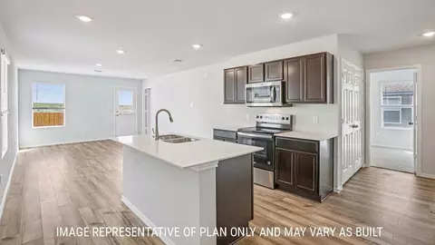 Kitchen - 813 Cr 313, Jarrell, TX 76537 photo 4 of 6