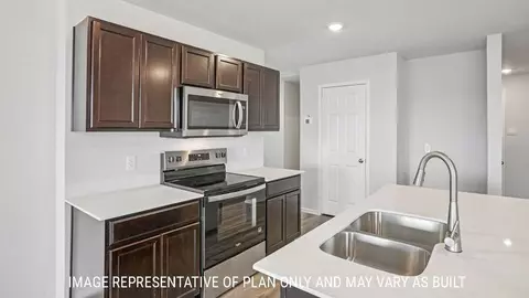 Kitchen - 813 Cr 313, Jarrell, TX 76537 photo 3 of 6