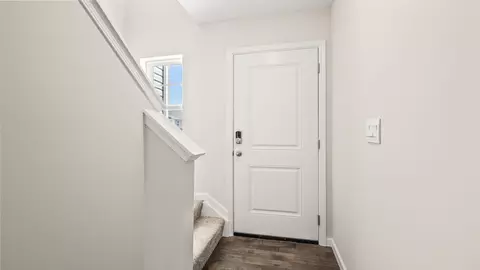 Entry Way - 10347 Mae Ct, Cincinnati, OH 45251 photo 3 of 8