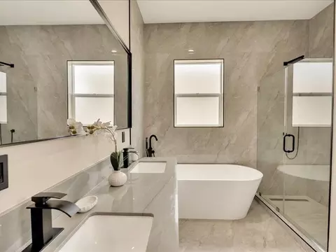 Bath - 8222 Starr St, Stanton, CA 90680 photo 4 of 5