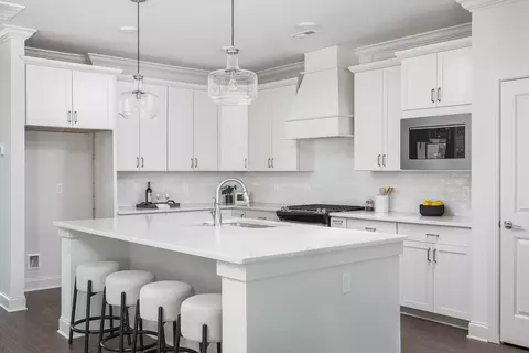 Kitchen - Fox Gap Ln, Hixson, TN 37343 photo 4 of 6