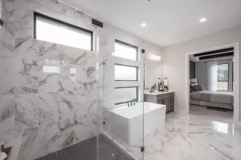 Bath - 4251 Hollow Wind Way, Spring, TX 77386 photo 5 of 8