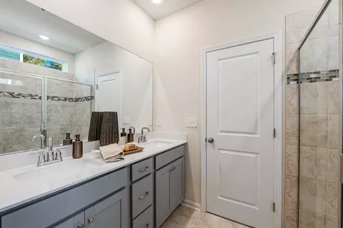 Bath - 4559 Spruce Green Rd, Kannapolis, NC 28081 photo 2 of 6