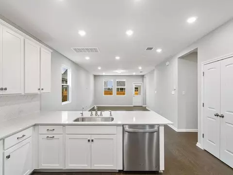 Kitchen - 114 Kays Path, Georgetown, TX 78626 photo 2 of 5