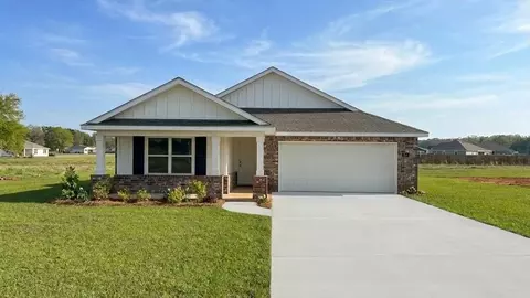 101 Mulberry Dr, Lucedale, MS 39452