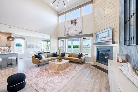 Living - 1179 Deerpath Cir, Bellbrook, OH 45305 photo 6 of 7