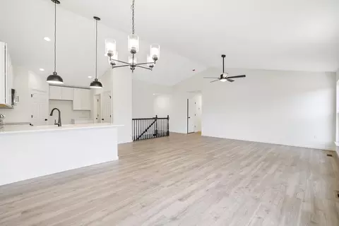 Living - 1 Hazel Ct, Wright City, MO 63390 photo 10 of 11