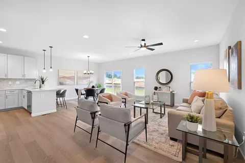 Living - 1 Hazel Ct, Wright City, MO 63390 photo 3 of 11