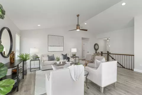 Living - 1 Hazel Ct, Wright City, MO 63390 photo 2 of 11