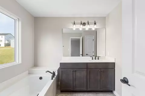 Bath - 1 Hazel Ct, Wright City, MO 63390 photo 18 of 22